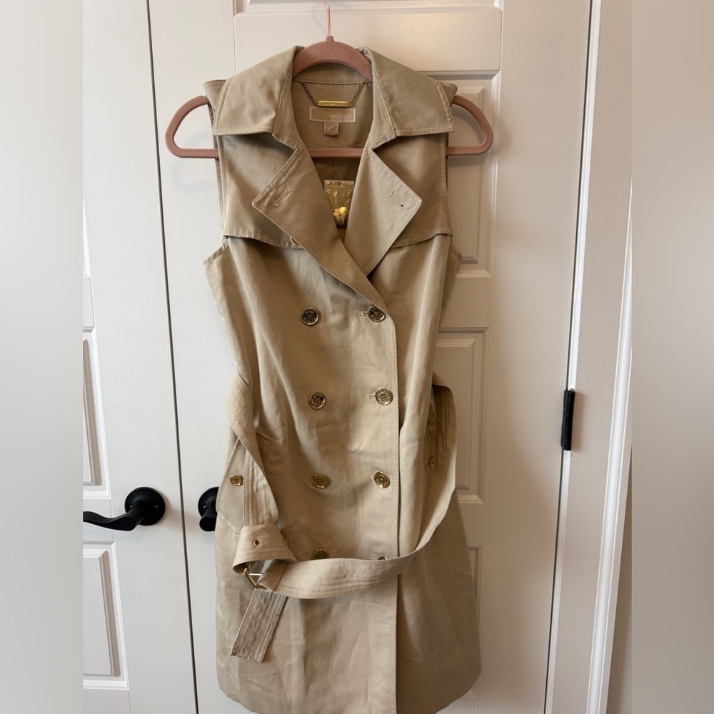 Michael Kors Beige Sleeveless Trench Coat Dress. Belt fits too big.